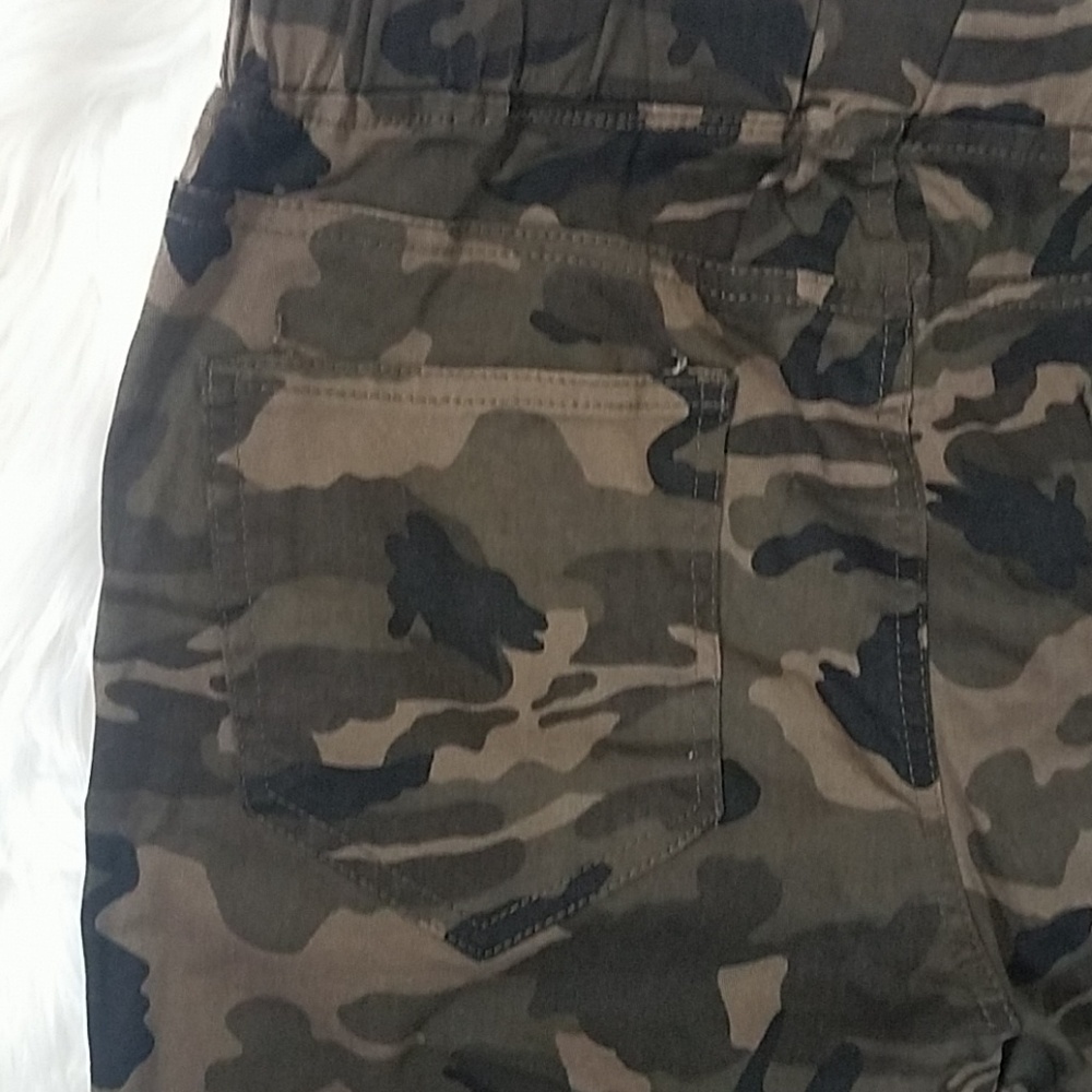Camo Distressed Drawstring Pants - Picture 3 of 7